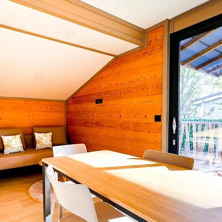 Prestige 50 Chalet Rivières